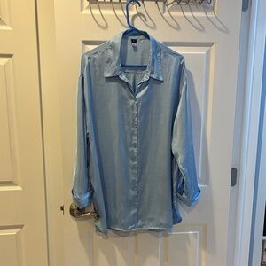 Old Navy Women's Light Blue Button Down Shirt